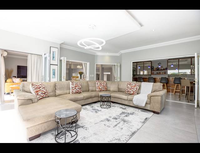 7 BEDROOM HOUSE FOR SALE IN DAINFERN GOLF ESTATE